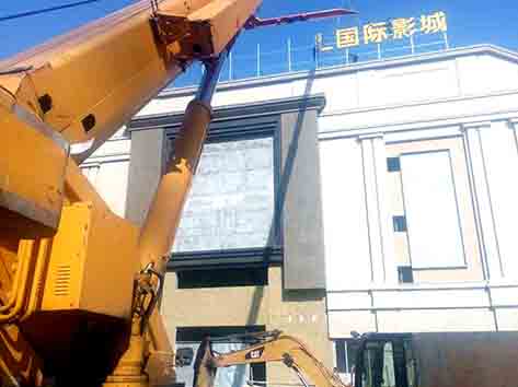 吊车现场施工